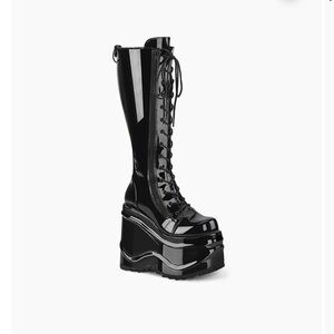 Demonia wave 200 platform boots